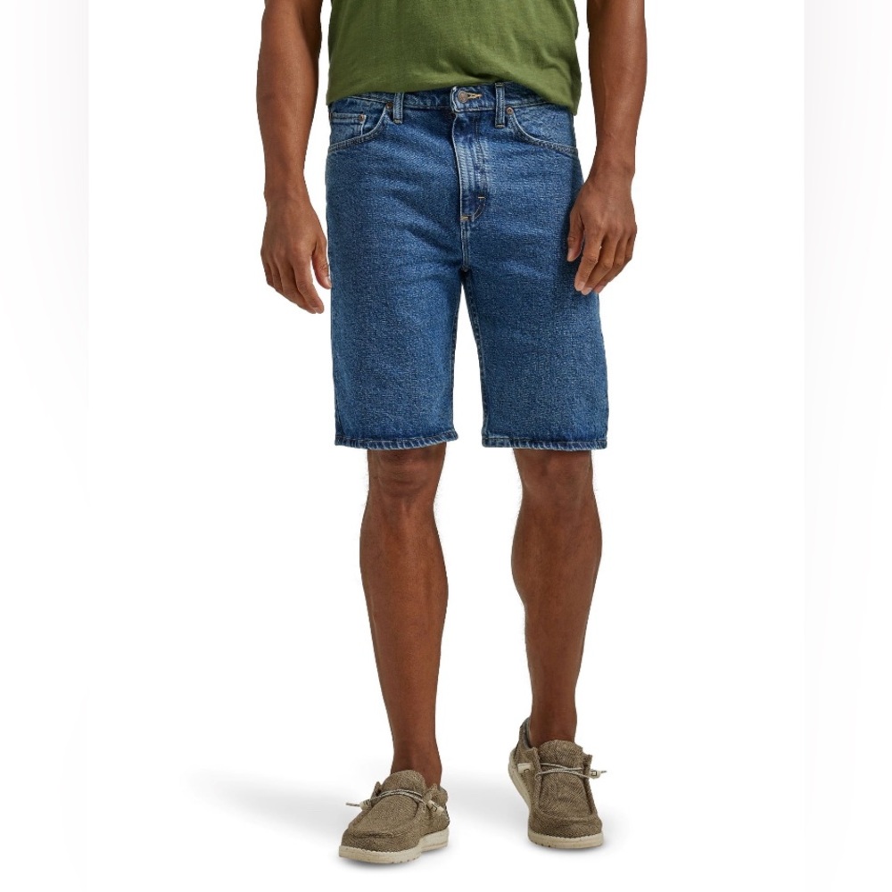 Brand New Wrangler® Men's and Big Men's Relaxed Fit Five
Pocket Denim Short